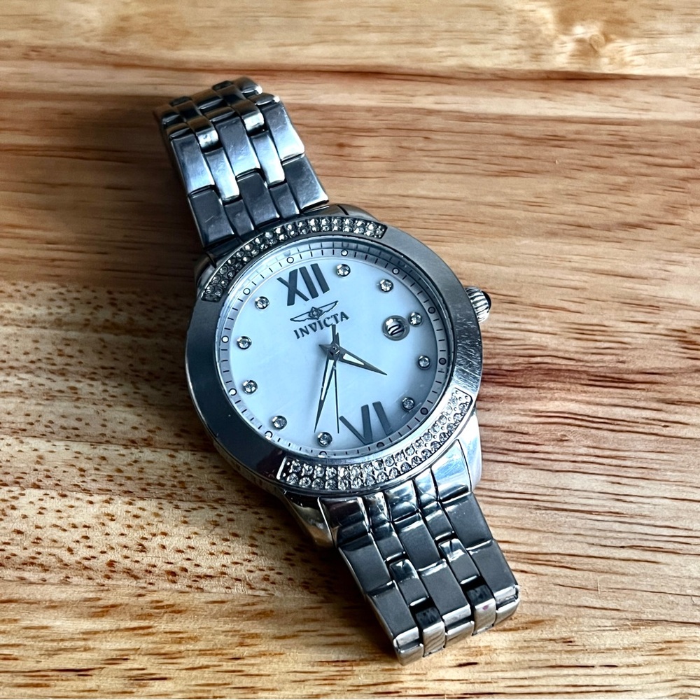 Invicta Angel Watch Womens Silver Tone MOP Crystals 7" Wrist New Battery - Picture 3 of 12